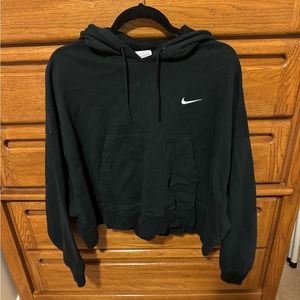 Cropped Oversized Black Nike Hoodie
